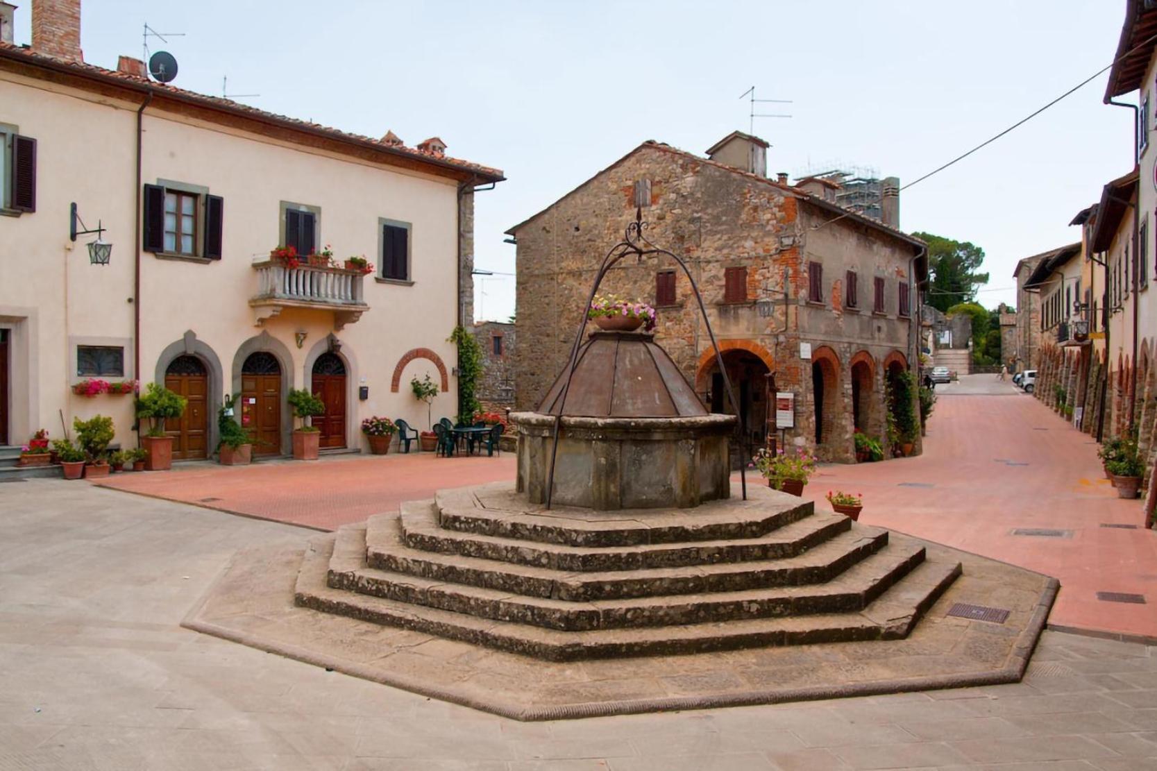 Palazzo Ninci Bed and Breakfast Civitella in Val di Chiana Esterno foto